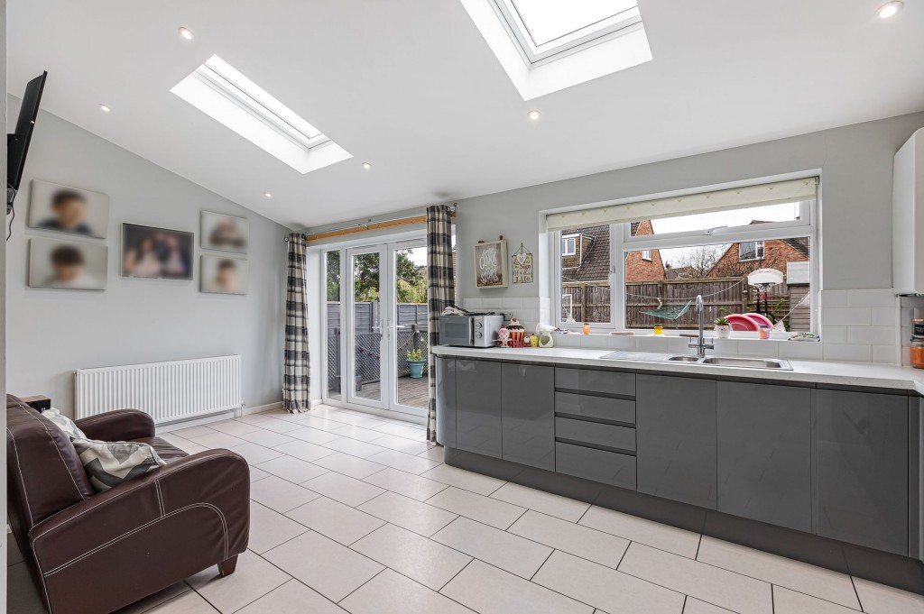 Thames Avenue, Swindon, SN25