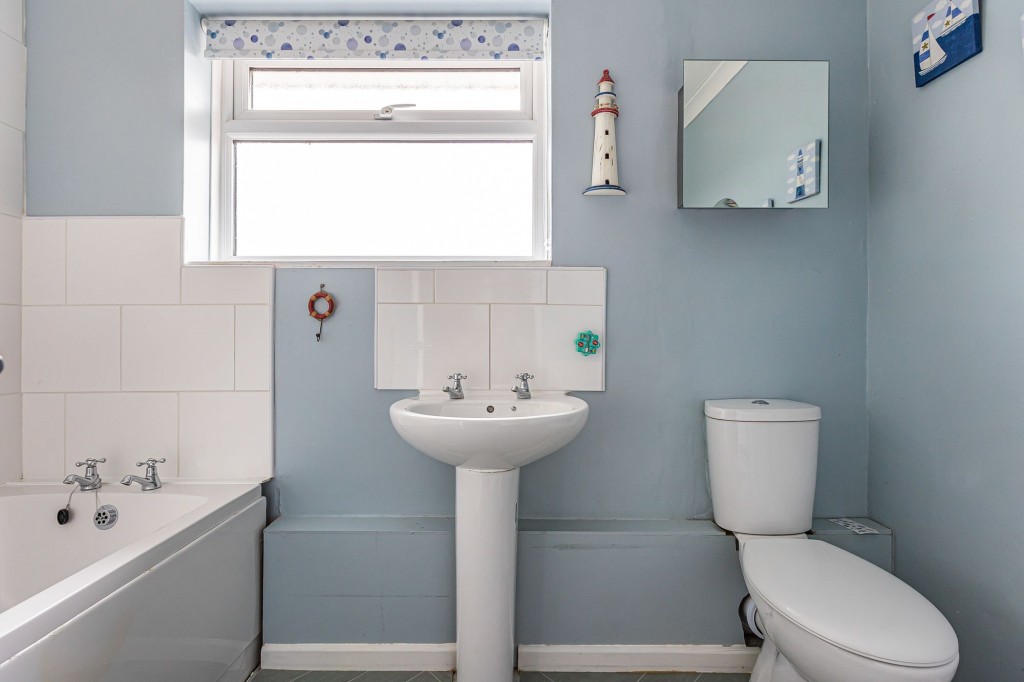 Thames Avenue, Swindon, SN25