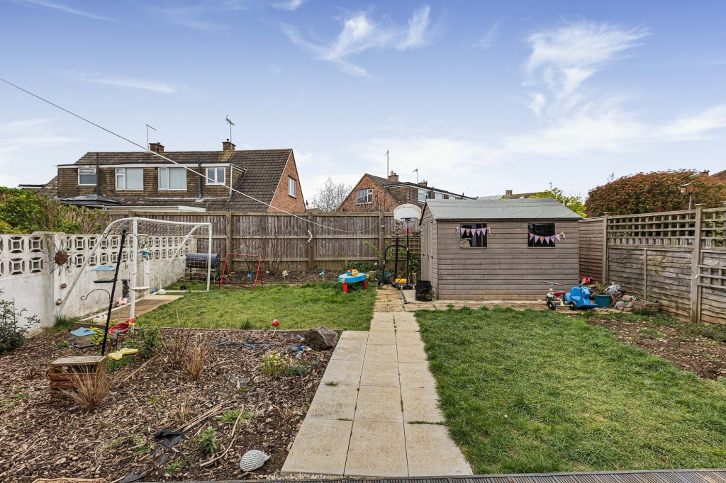 Thames Avenue, Swindon, SN25