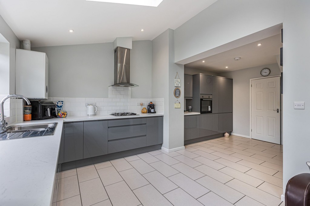 Thames Avenue, Swindon, SN25