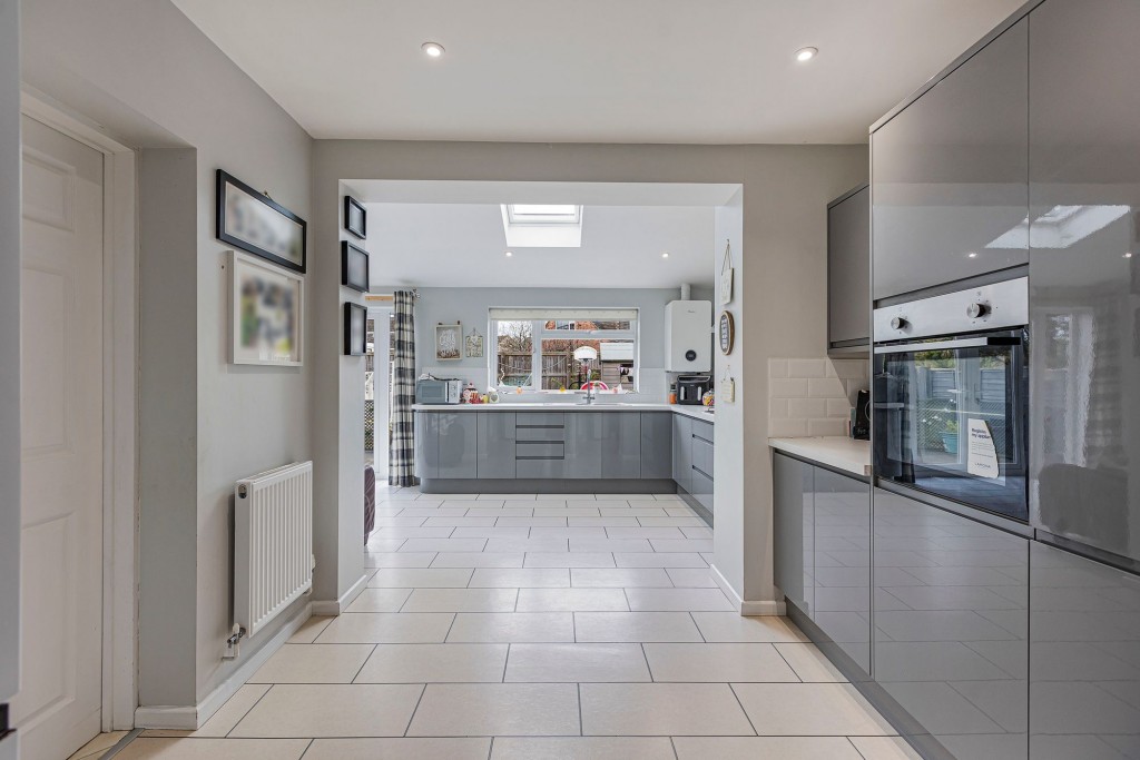 Thames Avenue, Swindon, SN25