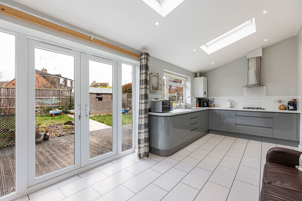 Thames Avenue, Swindon, SN25