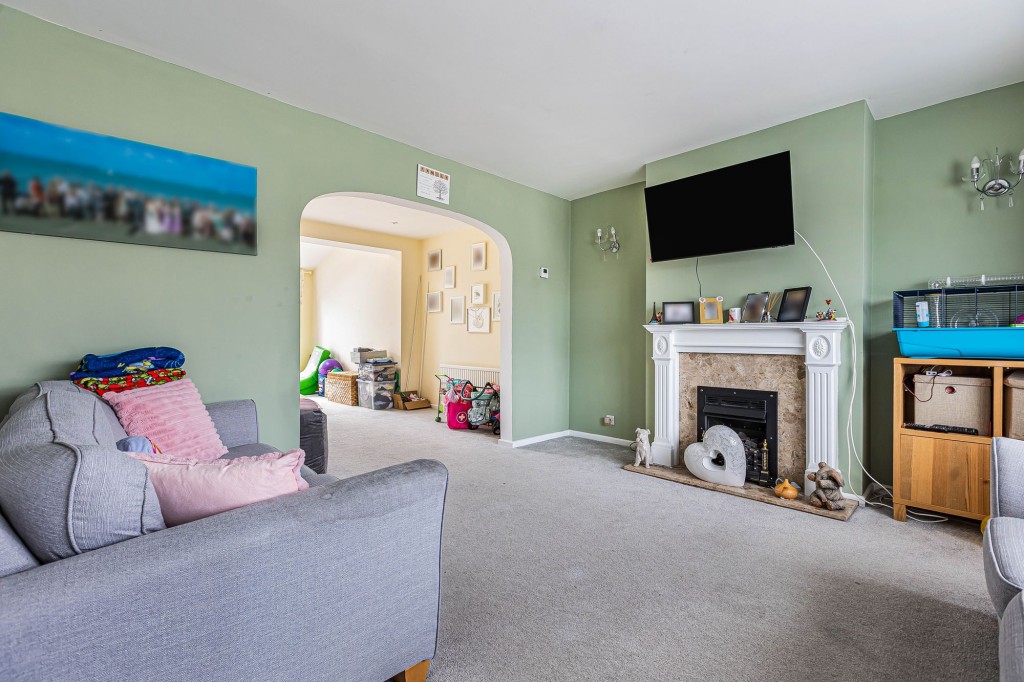 Thames Avenue, Swindon, SN25