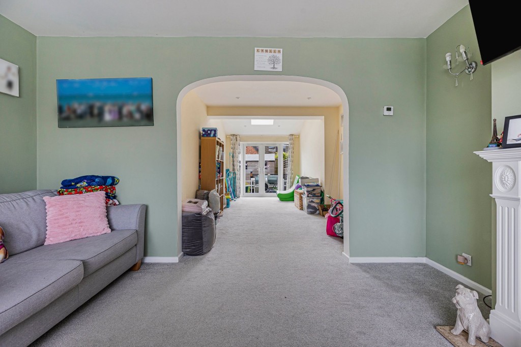 Thames Avenue, Swindon, SN25