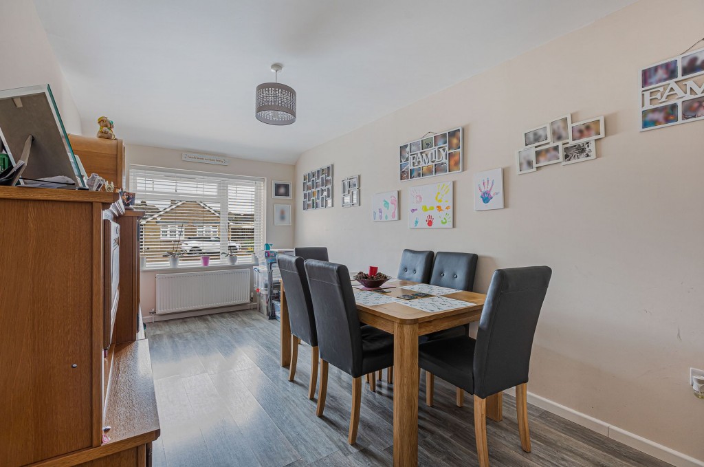 Thames Avenue, Swindon, SN25