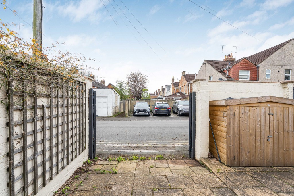 Avenue Road, Swindon, SN1