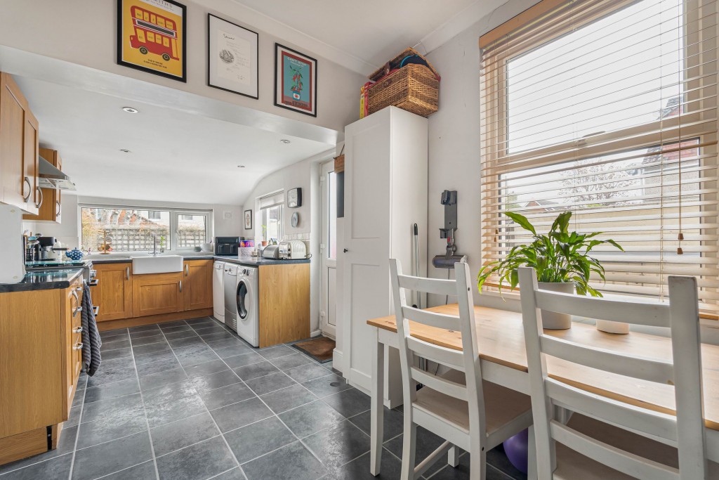 Avenue Road, Swindon, SN1