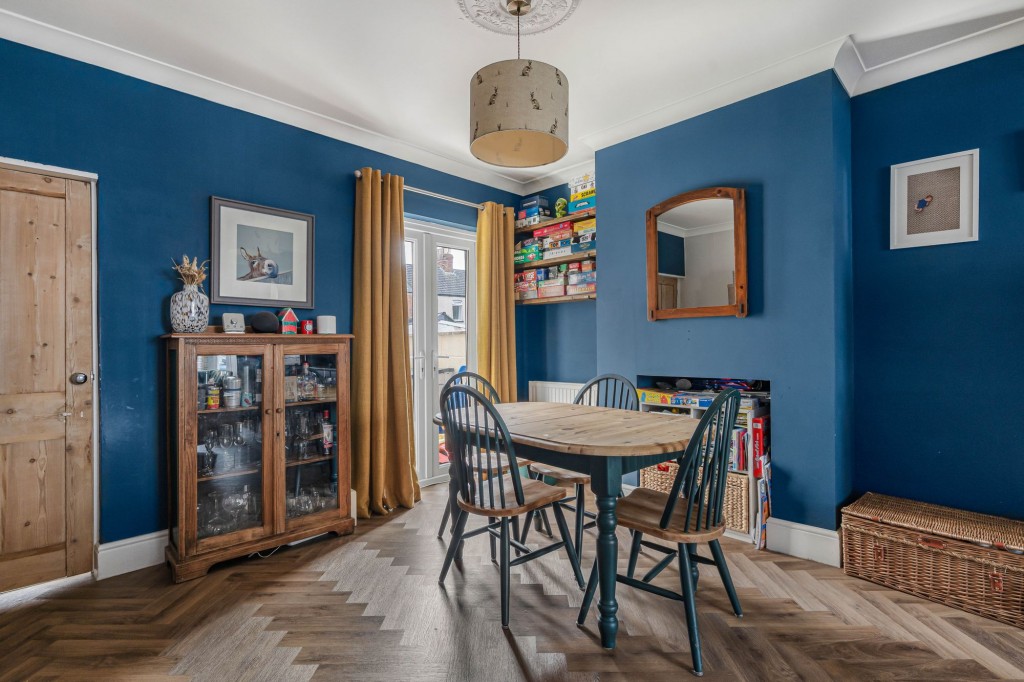 Avenue Road, Swindon, SN1