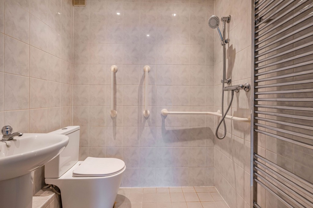 Grange Drive, Swindon, SN3