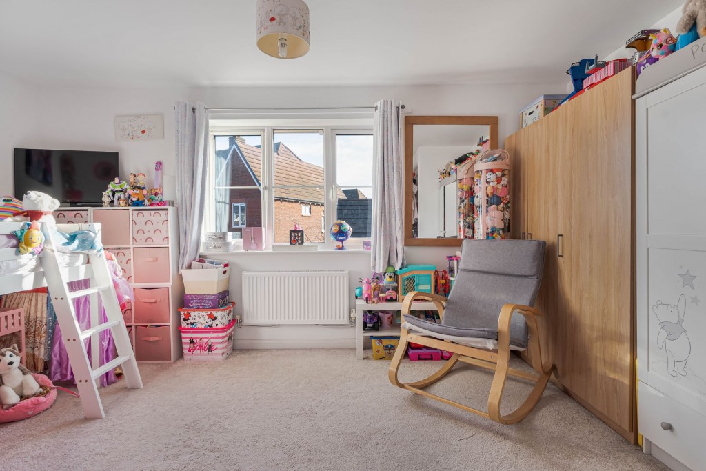 Toynbee Avenue, Tadpole Garden Village, SN25