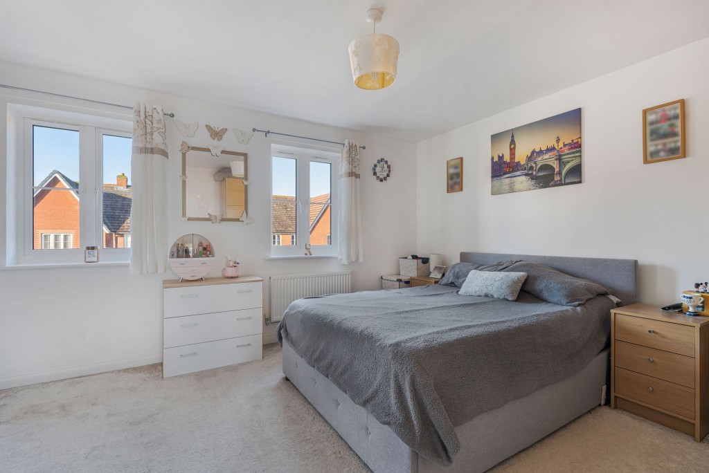 Toynbee Avenue, Tadpole Garden Village, SN25