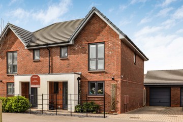 William Morris Way, Tadpole Garden Village, SN25