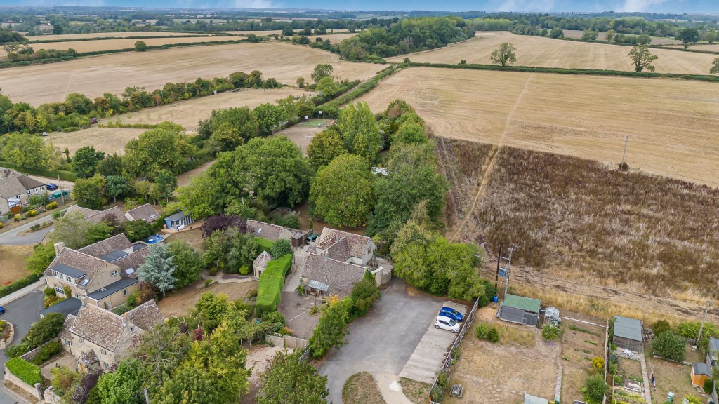 Ampney Crucis, Ridge Barn, GL7