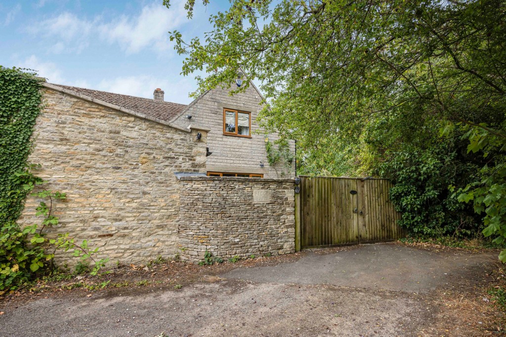 Ampney Crucis, Ridge Barn, GL7