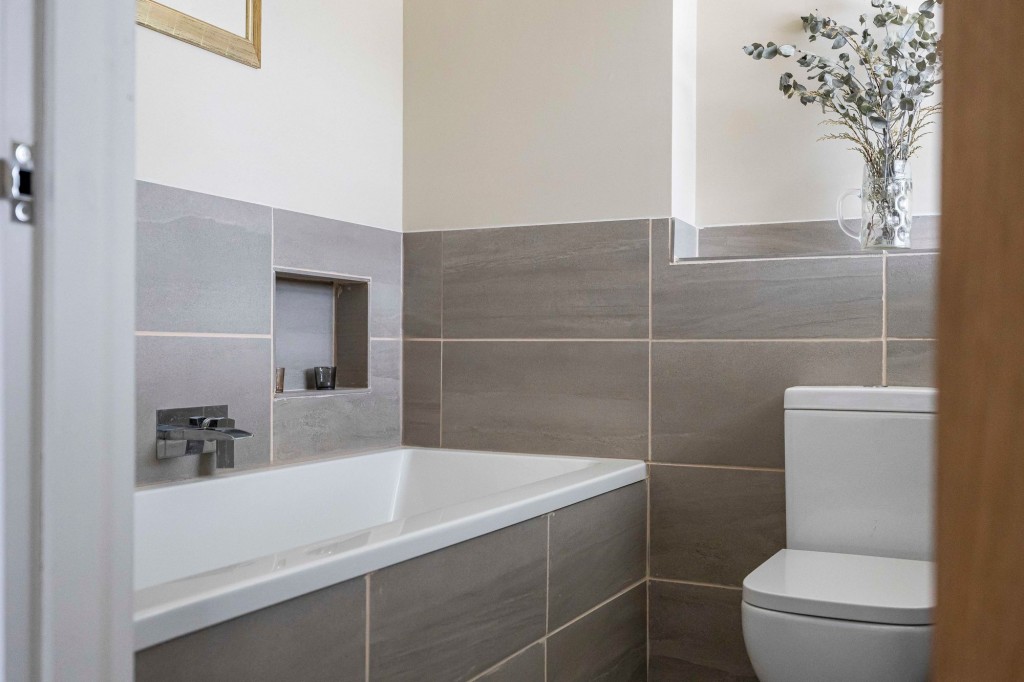 Brettingham Gate, Swindon, SN3