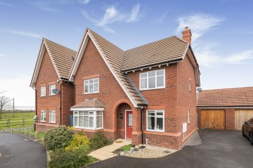 Augustus Close, Tadpole Garden Village, SN25