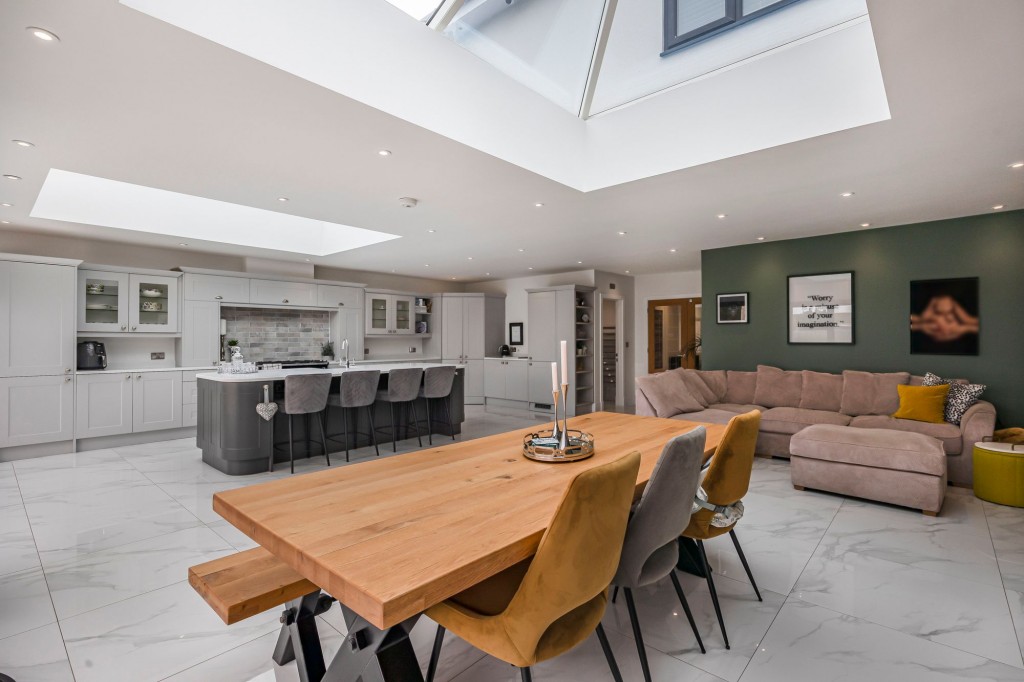 Whitworth Road, Swindon, SN25