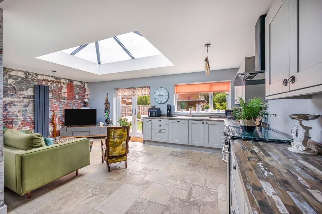 Severn Avenue, Swindon, SN25