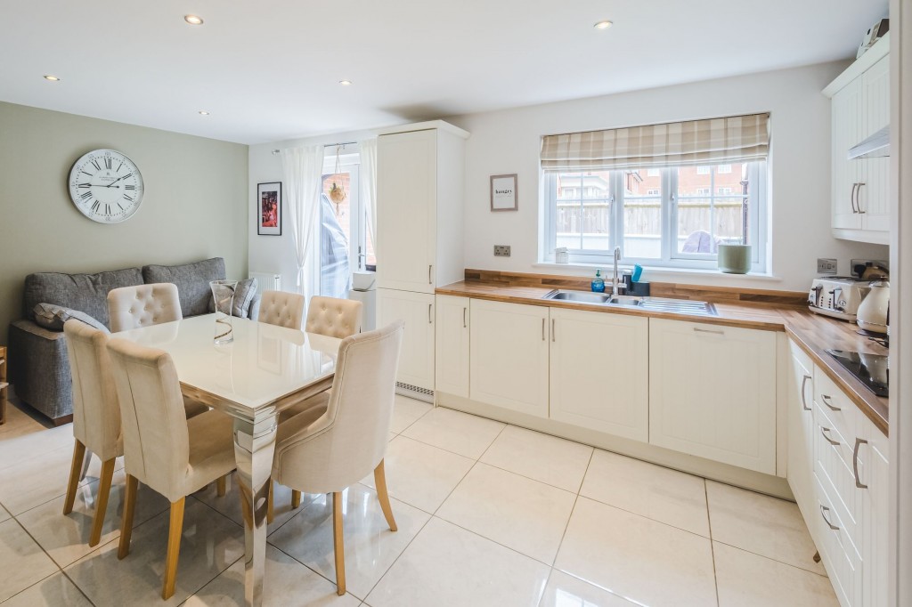 Batsford Crescent, Swindon, SN25