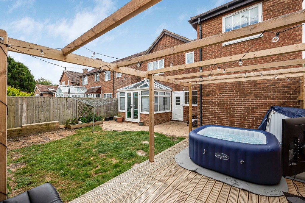 Yarnton Close, Nine Elms, SN5