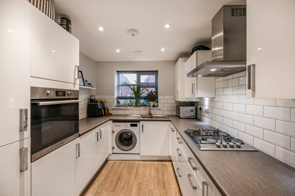 Augustus Close, Tadpole Garden Village, SN25