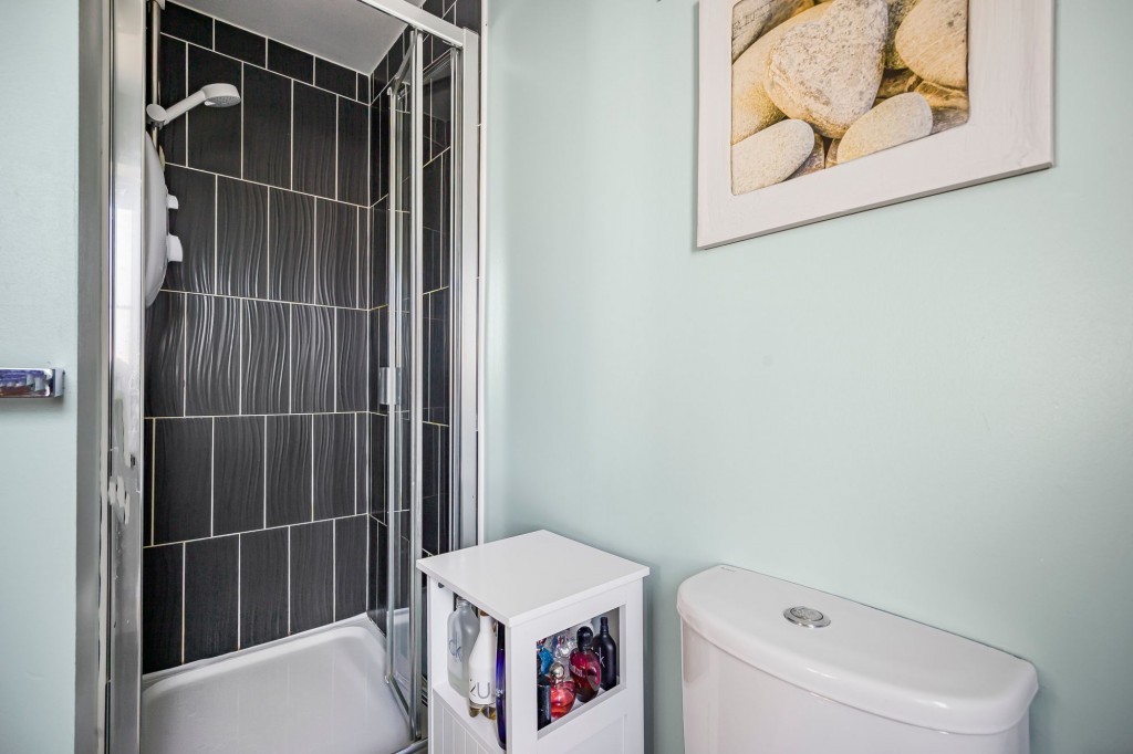 Clapham Close, Swindon, SN2