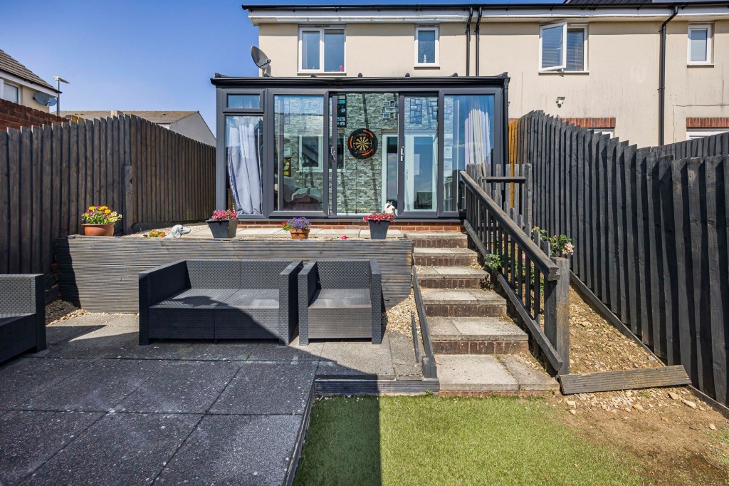 Clapham Close, Swindon, SN2