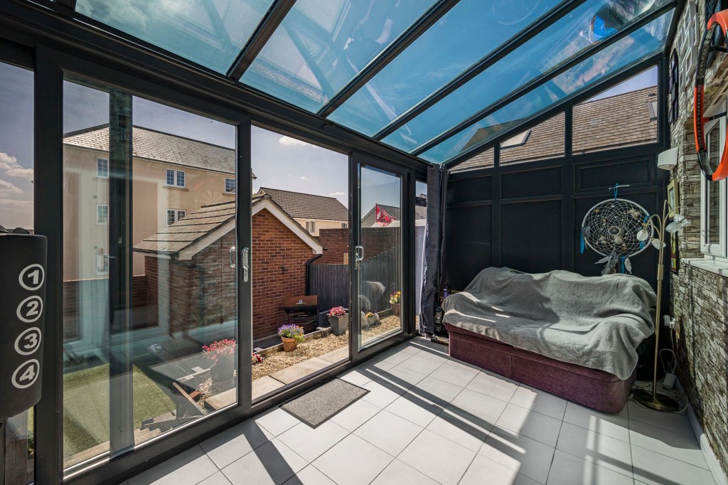 Clapham Close, Swindon, SN2
