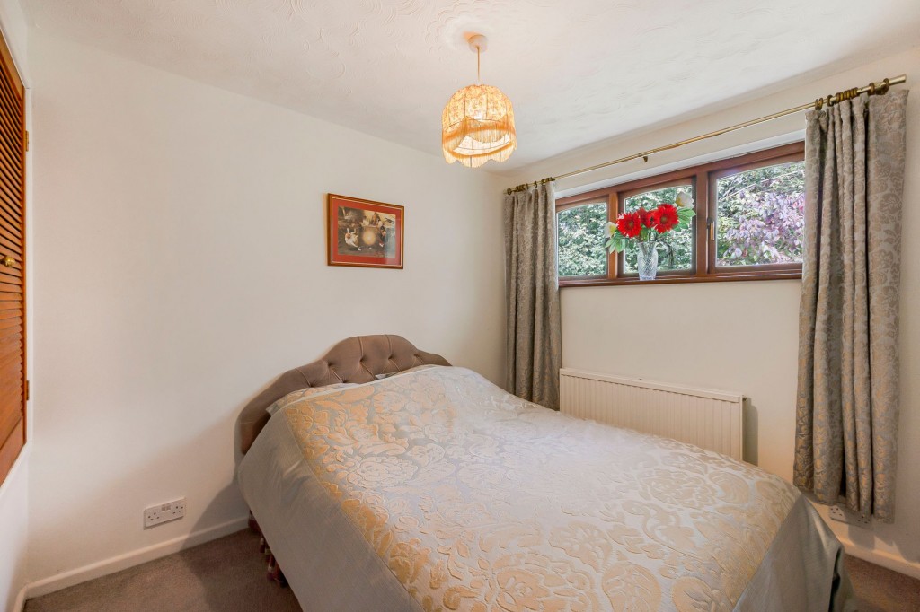The Broadway, Swindon, SN25