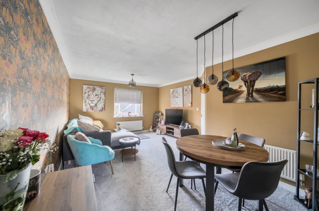 Pioneer Road, Swindon, SN25