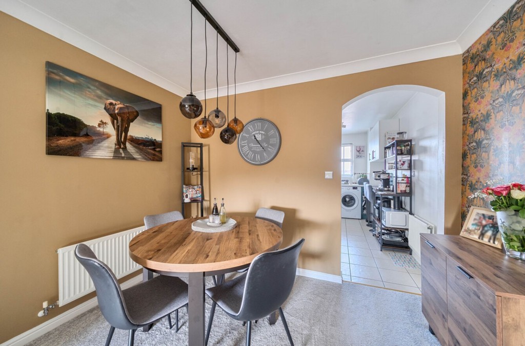 Pioneer Road, Swindon, SN25