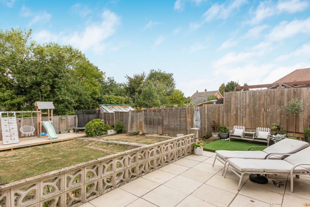 Tenzing Gardens, Swindon, SN25