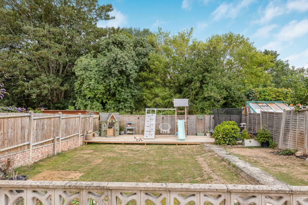 Tenzing Gardens, Swindon, SN25