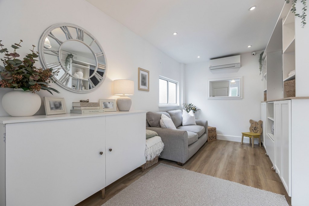 Tenzing Gardens, Swindon, SN25