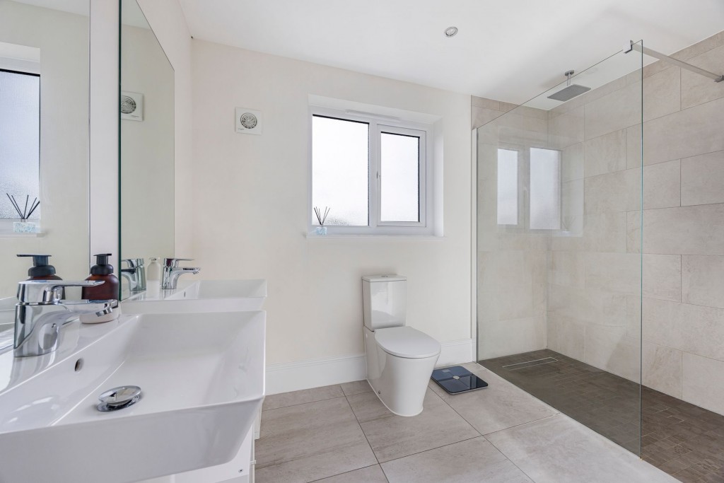 Jade Close, Swindon, SN25