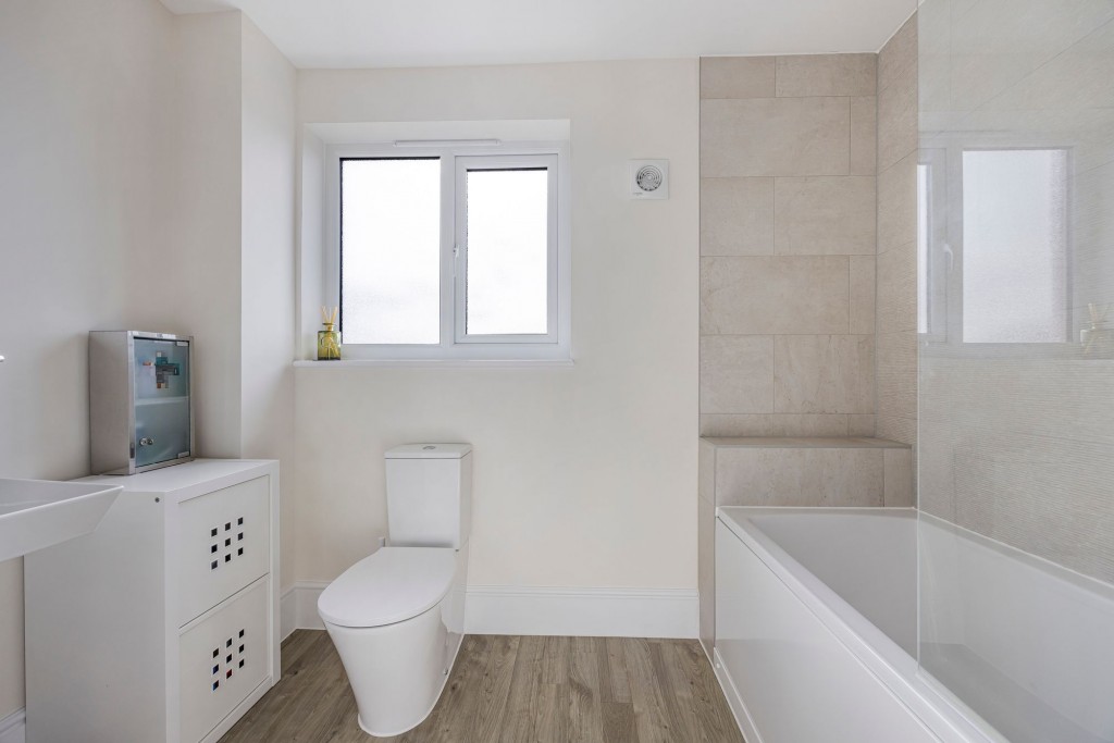 Jade Close, Swindon, SN25