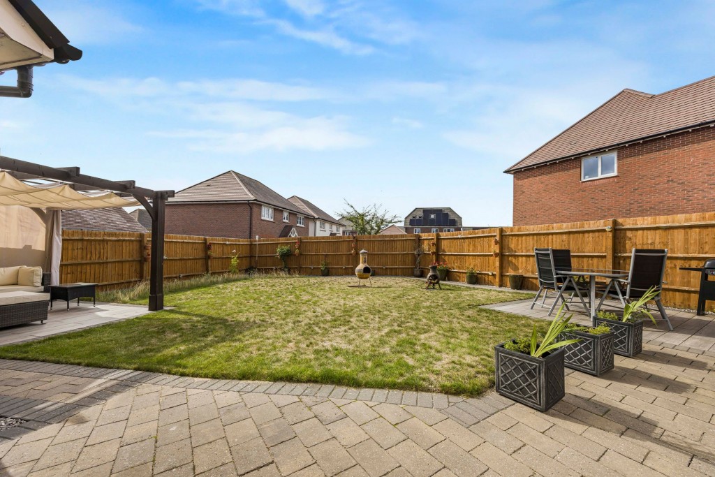 Jade Close, Swindon, SN25