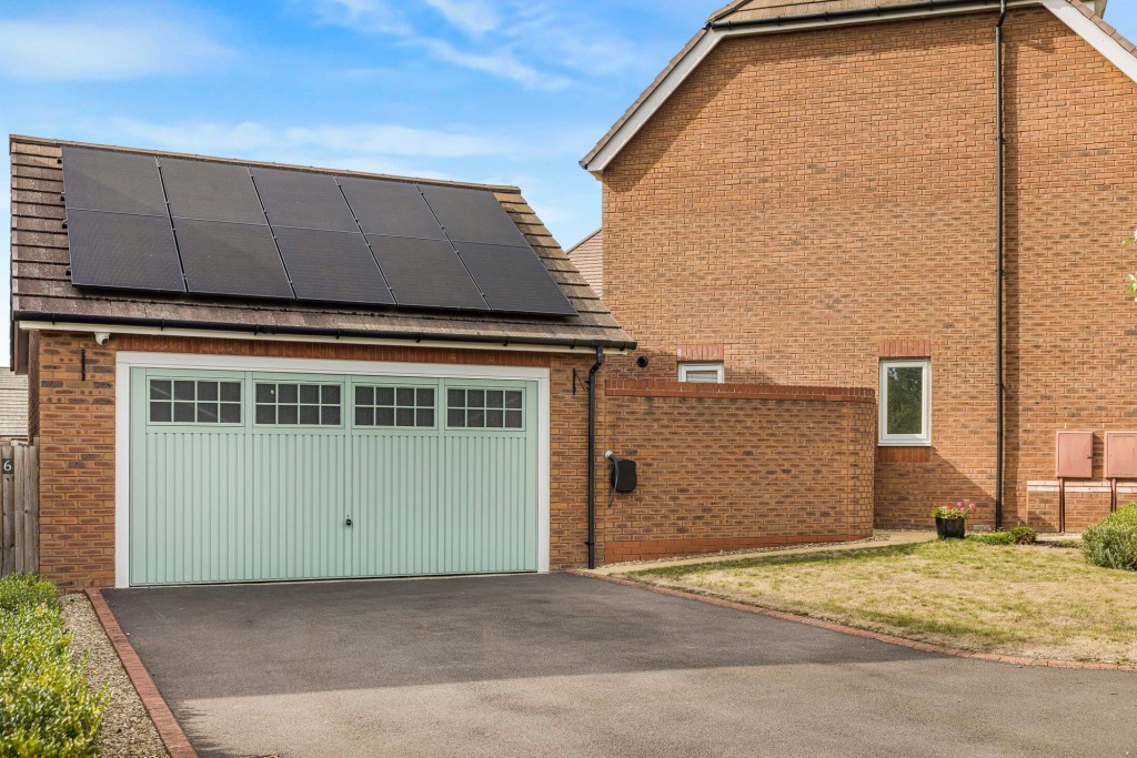 Jade Close, Swindon, SN25