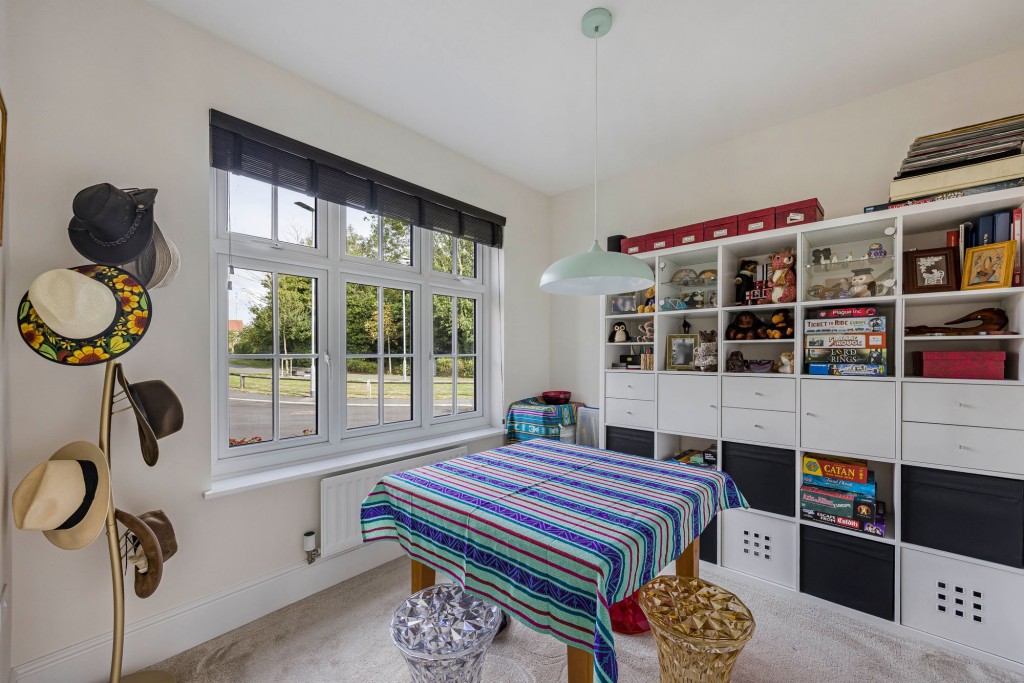 Jade Close, Swindon, SN25