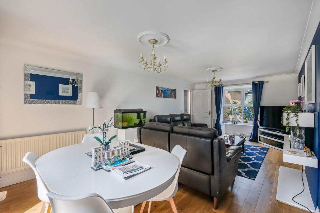 Haywain Close, Swindon, SN25