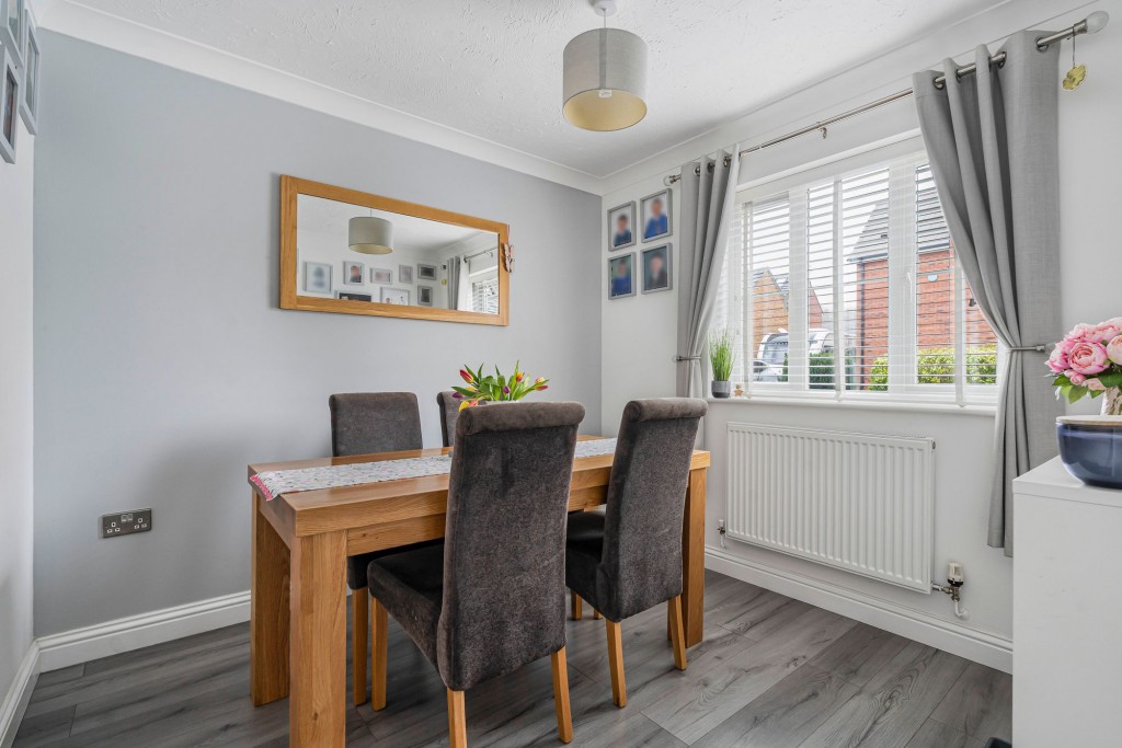 The Thatchers, Swindon, SN25