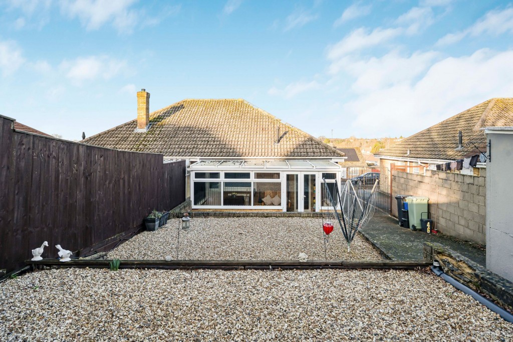 The Broadway, Swindon, SN25