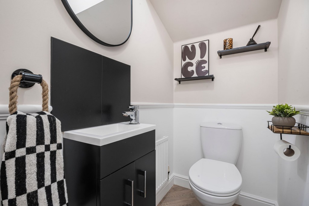 Vistula Crescent, Swindon, SN25