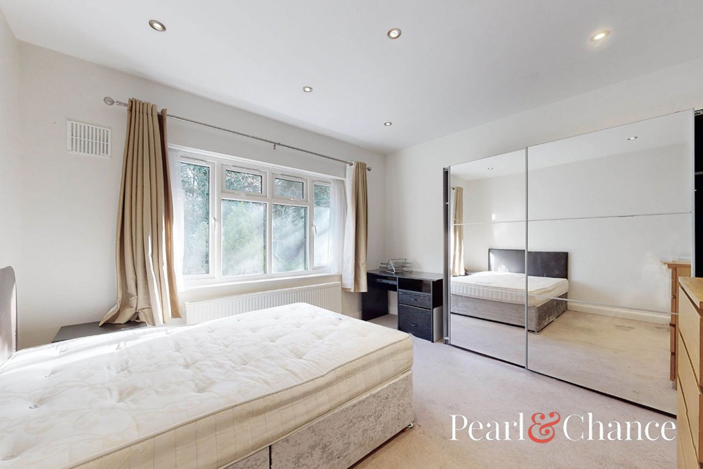 Finchley Road, Golders Green, NW11