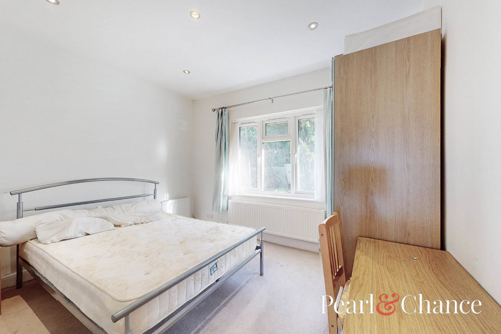 Finchley Road, Golders Green, NW11