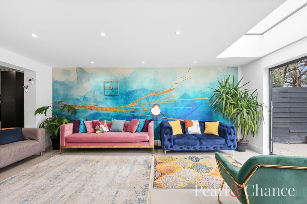 The Vale, London, NW11