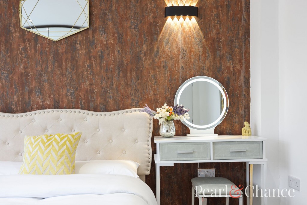 The Vale, London, NW11