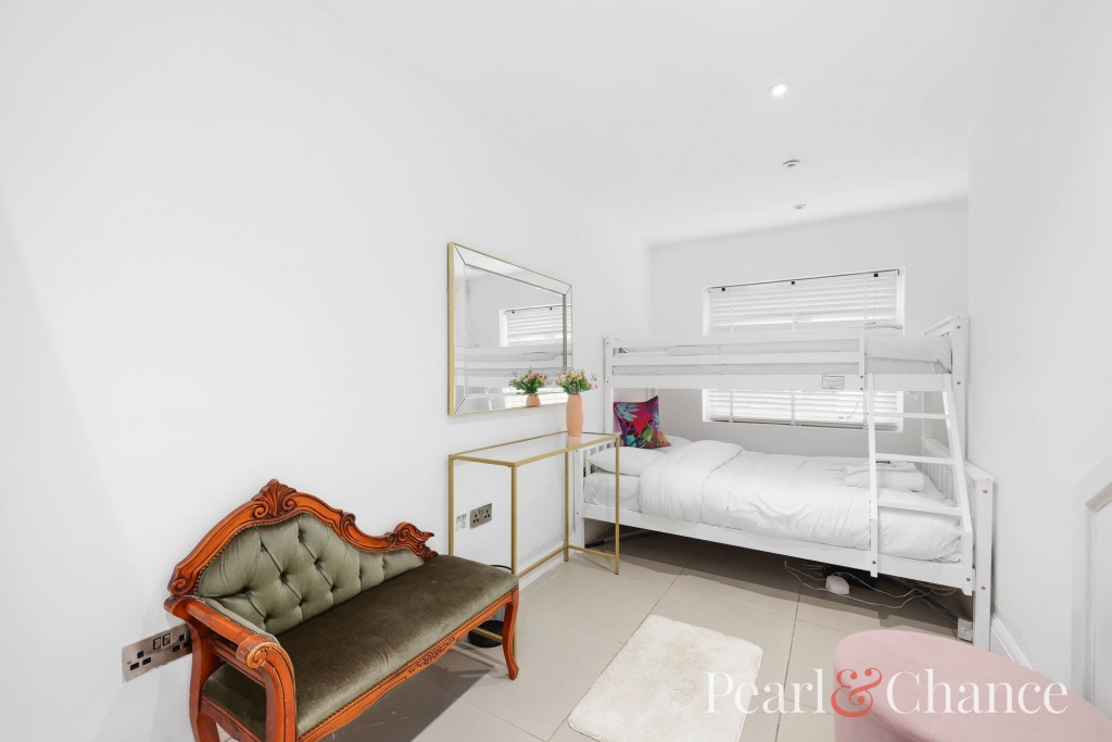 The Vale, London, NW11