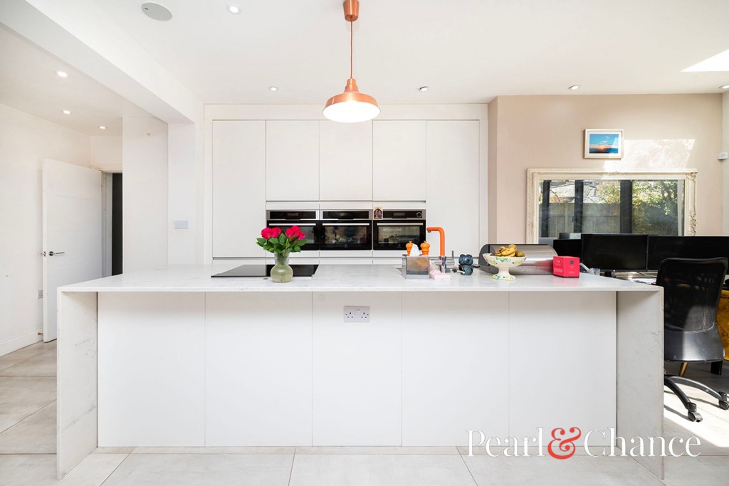 The Vale, London, NW11