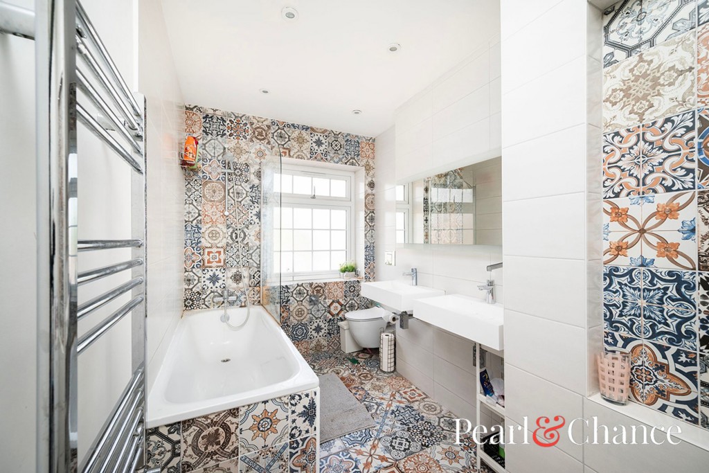 The Vale, London, NW11